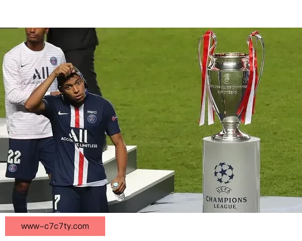 姆巴佩要越位遭无视嘲裁判小丑