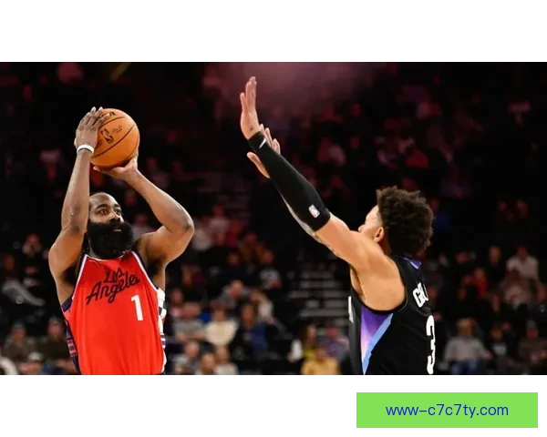 哈登加盟骑士表现出色 场均19分8助攻